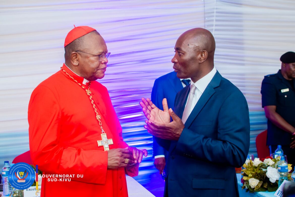 Uvira: Le Gouverneur Jean-Jacques Purusi Sadiki participe à la messe de béatification de 4 martyrs de Fizi et Baraka.